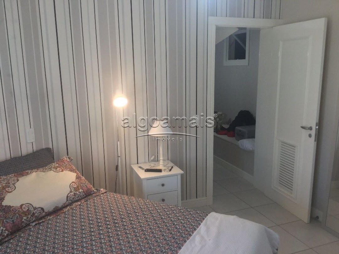 Casa à venda com 6 quartos, 150m² - Foto 23