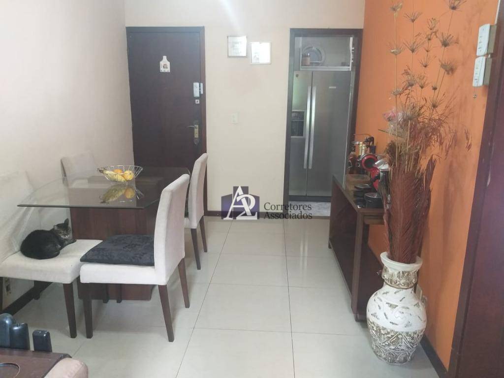 Apartamento à venda com 2 quartos, 58m² - Foto 4