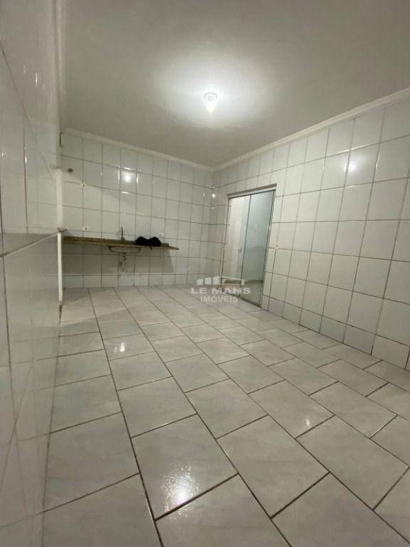 Casa à venda com 2 quartos, 69m² - Foto 1