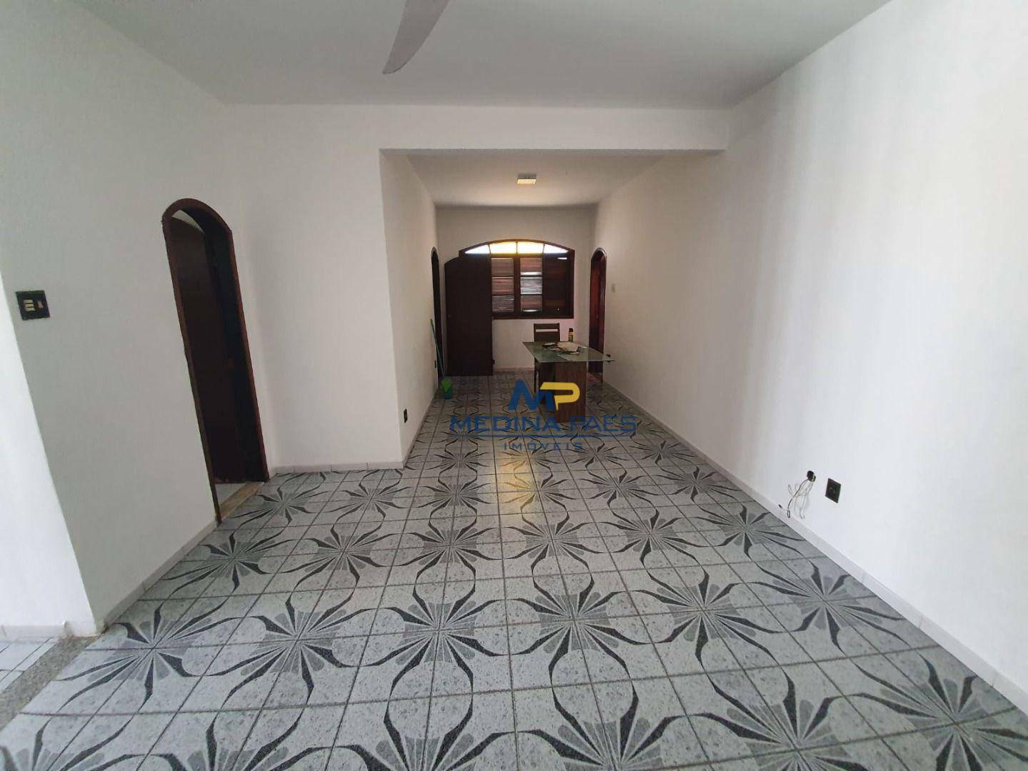 Casa à venda com 4 quartos, 360m² - Foto 3