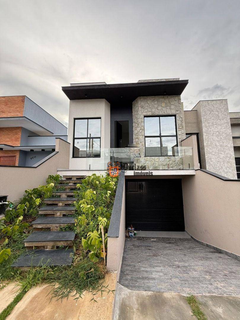 Casa de Condomínio à venda com 4 quartos, 258m² - Foto 1