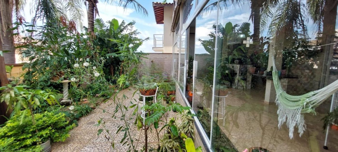 Casa de Condomínio para alugar com 3 quartos, 330m² - Foto 33