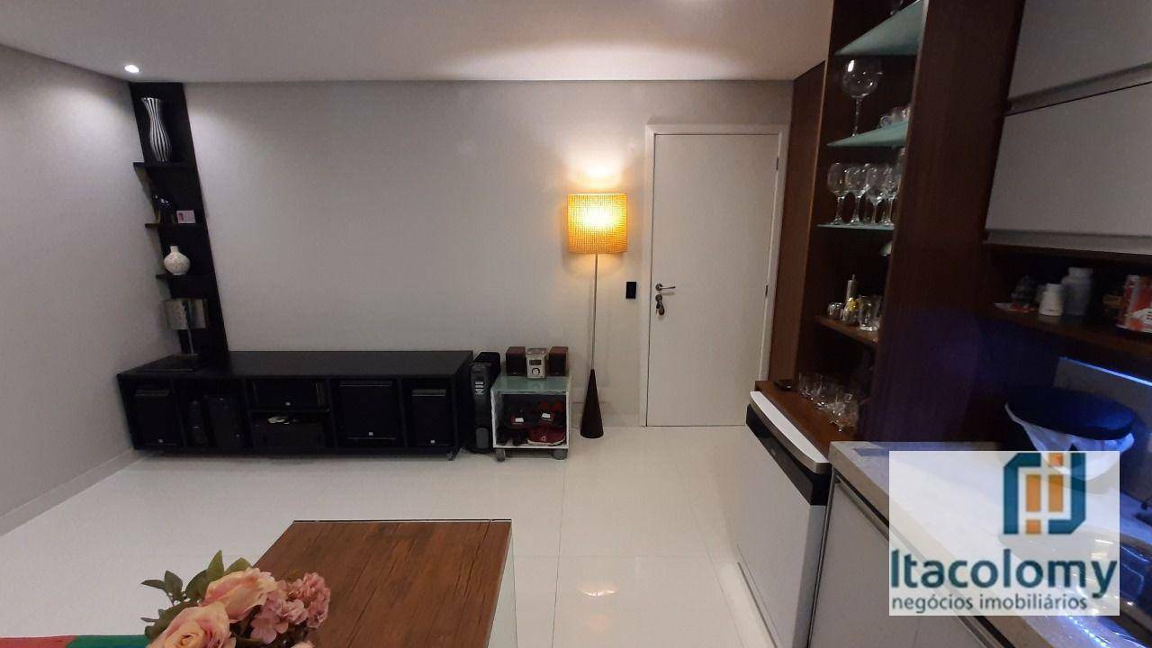 Apartamento à venda com 1 quarto, 50m² - Foto 2