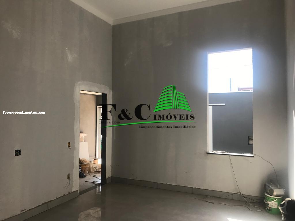 Casa à venda com 3 quartos, 200m² - Foto 4