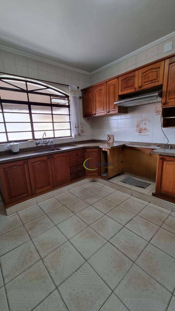 Sobrado à venda e aluguel com 3 quartos, 236m² - Foto 28