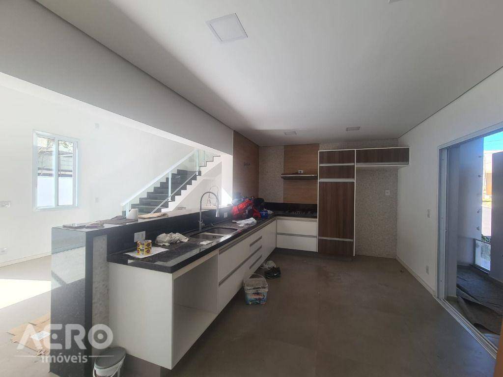 Casa de Condomínio à venda com 3 quartos, 256m² - Foto 3