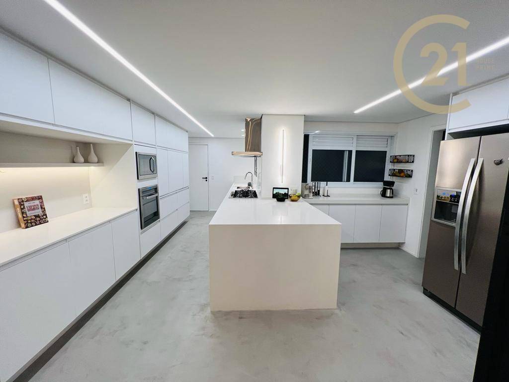 Apartamento à venda com 3 quartos, 241m² - Foto 11