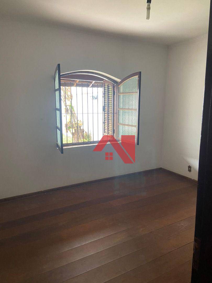 Casa à venda com 2 quartos, 100m² - Foto 2