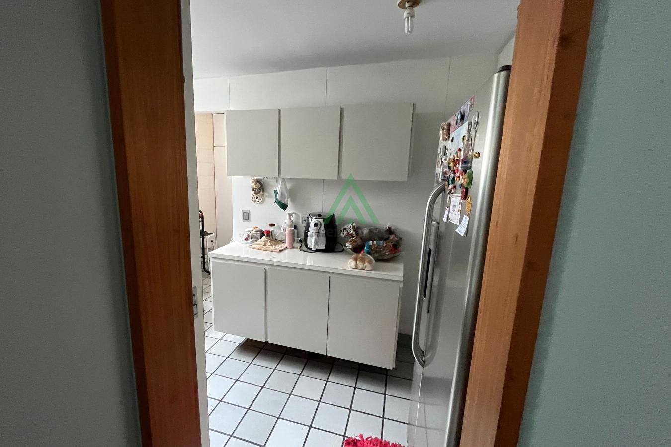 Apartamento à venda com 4 quartos, 170m² - Foto 11