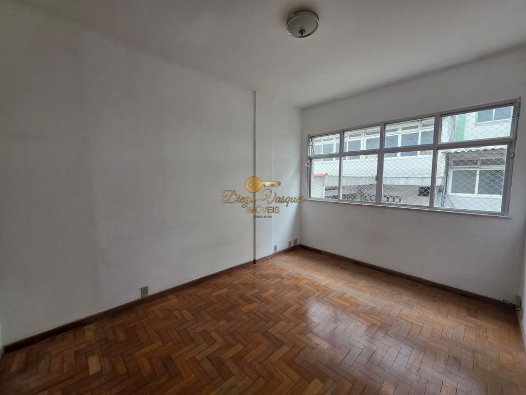 Apartamento à venda com 2 quartos, 80m² - Foto 3