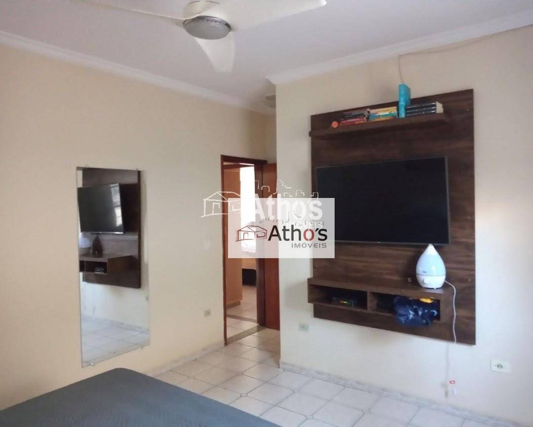 Casa à venda com 3 quartos, 250m² - Foto 3