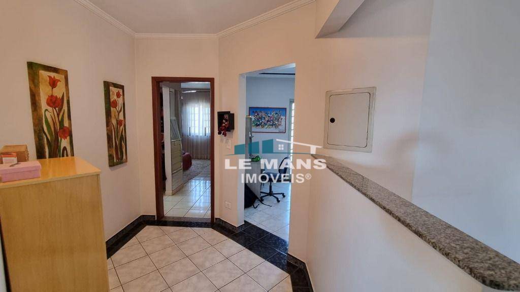 Casa à venda com 3 quartos, 237m² - Foto 24