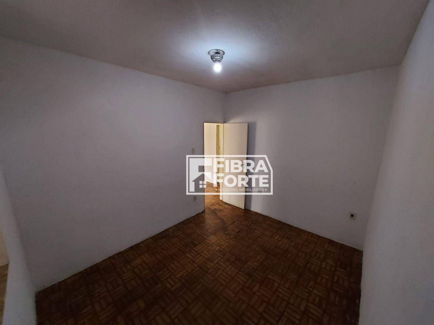 Casa à venda com 3 quartos, 135m² - Foto 11