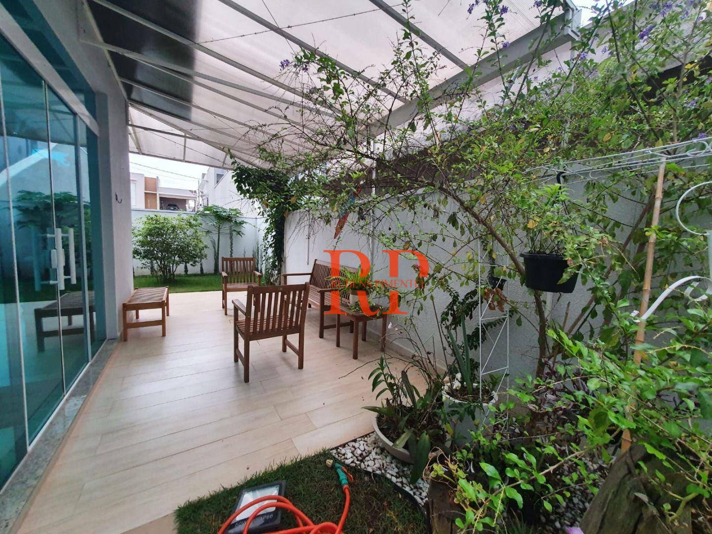 Casa à venda com 4 quartos, 222m² - Foto 4