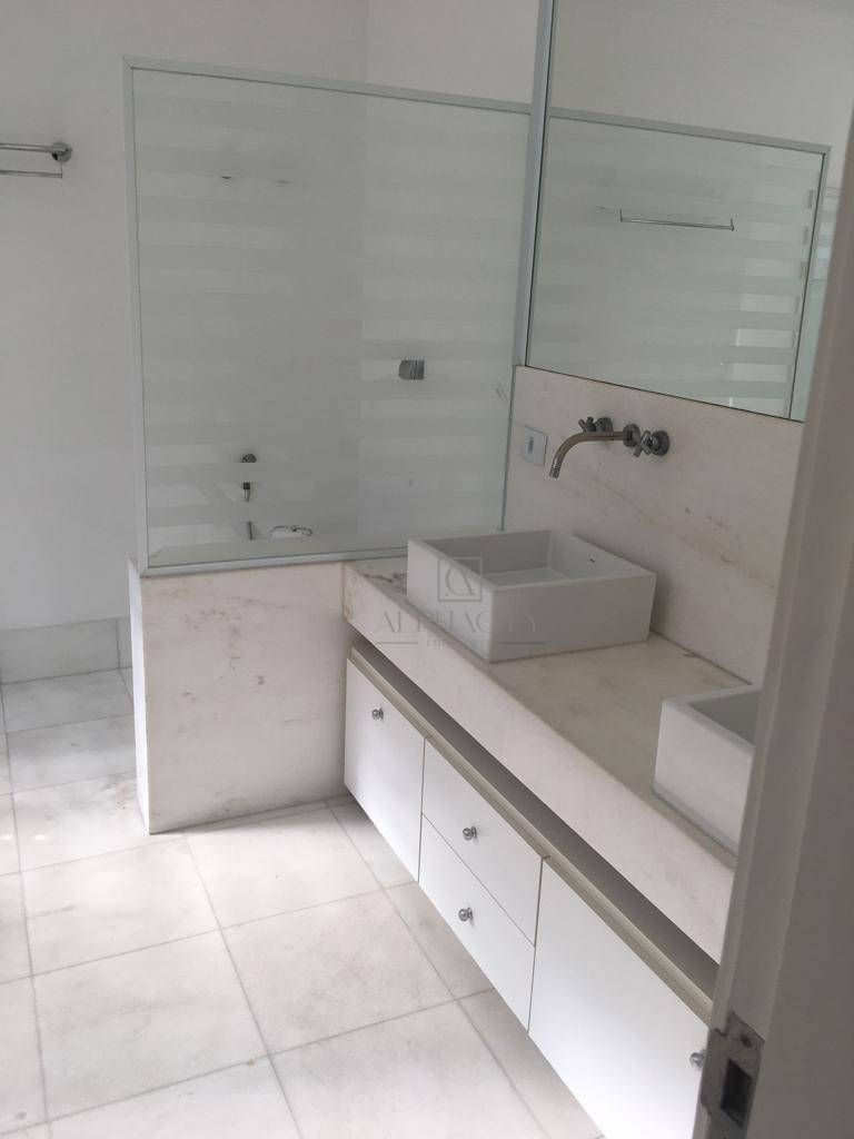 Casa de Condomínio à venda com 4 quartos, 300m² - Foto 24