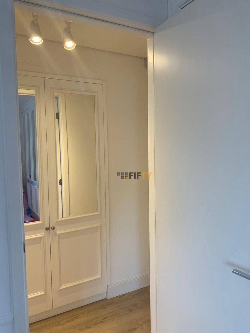 Apartamento para alugar com 3 quartos, 210m² - Foto 23