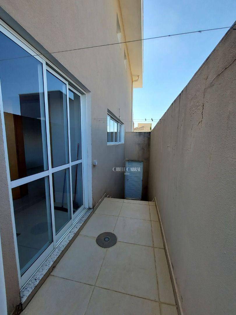 Casa de Condomínio à venda e aluguel com 3 quartos, 220m² - Foto 45