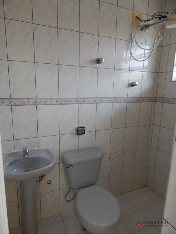 Casa para alugar com 4 quartos, 270m² - Foto 45