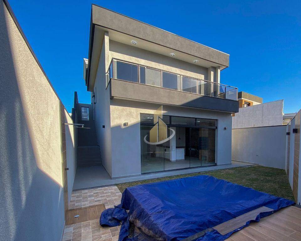 Sobrado, 3 quartos, 310 m² - Foto 1