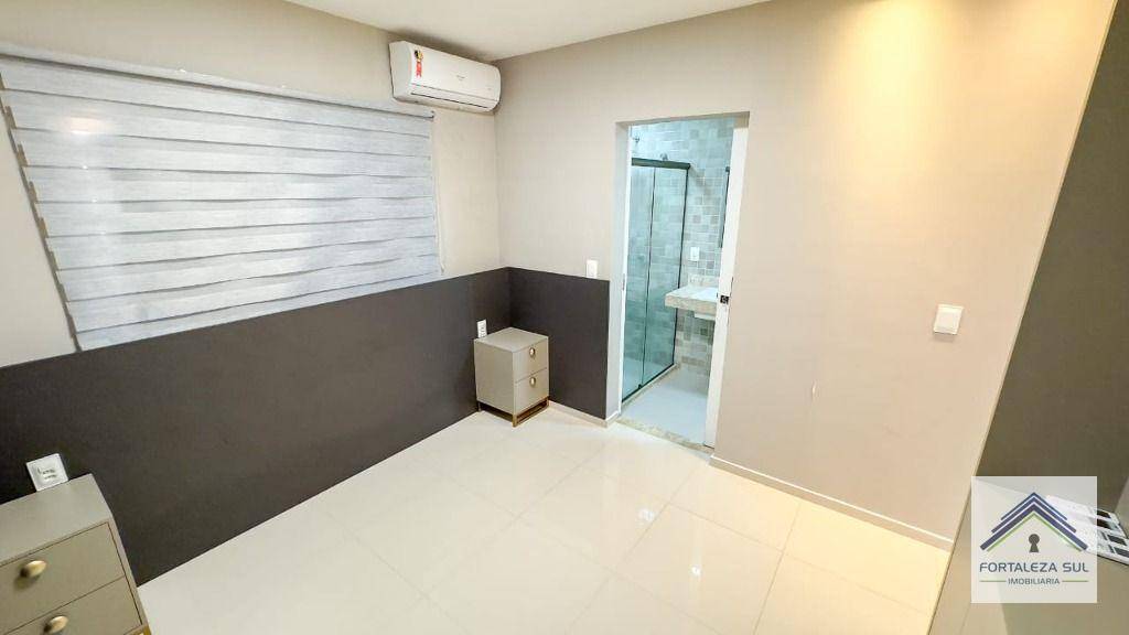 Casa de Condomínio à venda com 4 quartos, 185m² - Foto 2