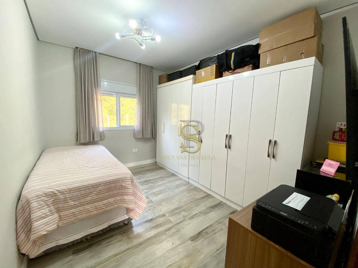 Casa à venda com 3 quartos, 200m² - Foto 14