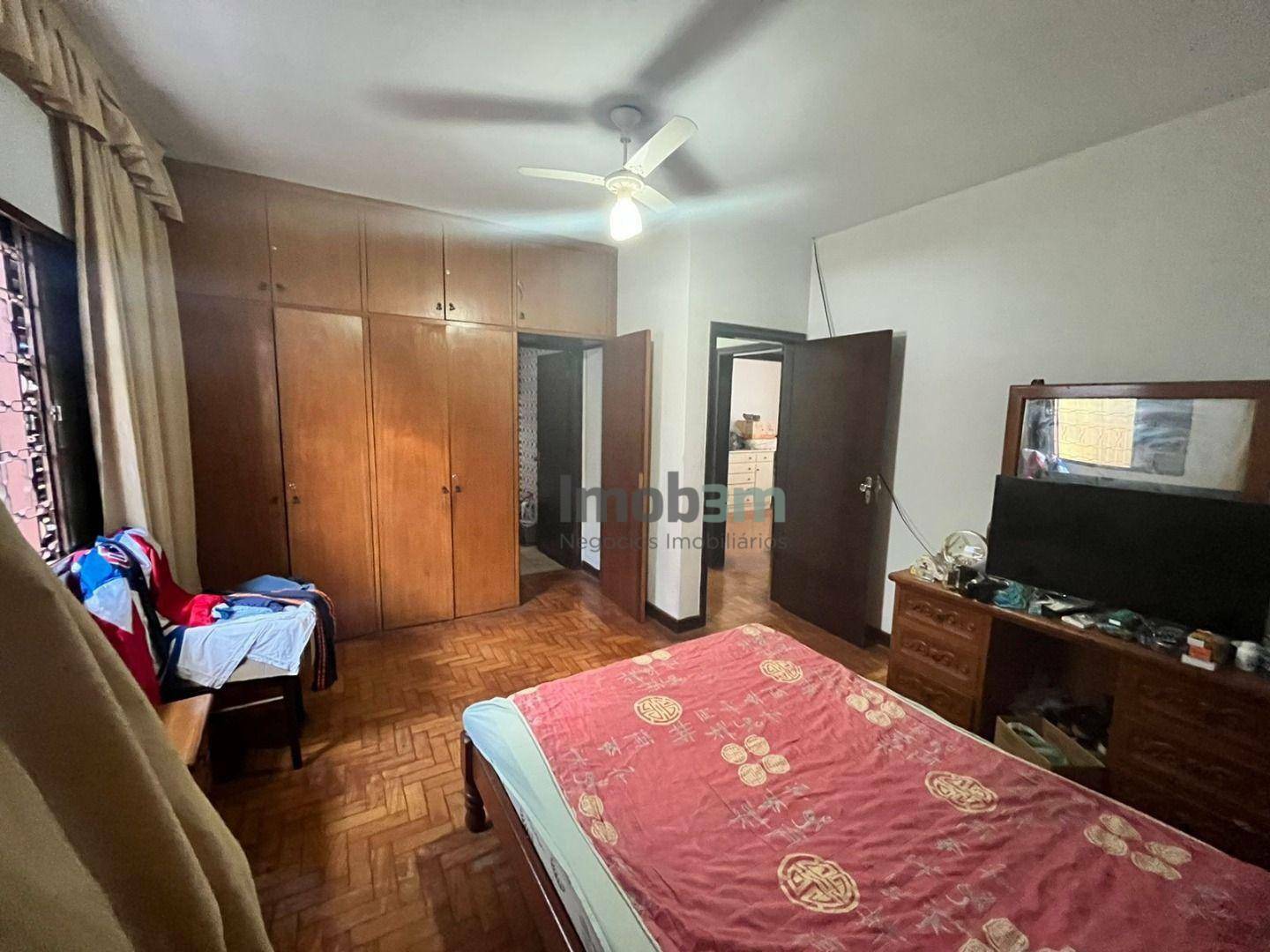 Casa à venda com 4 quartos, 210m² - Foto 14