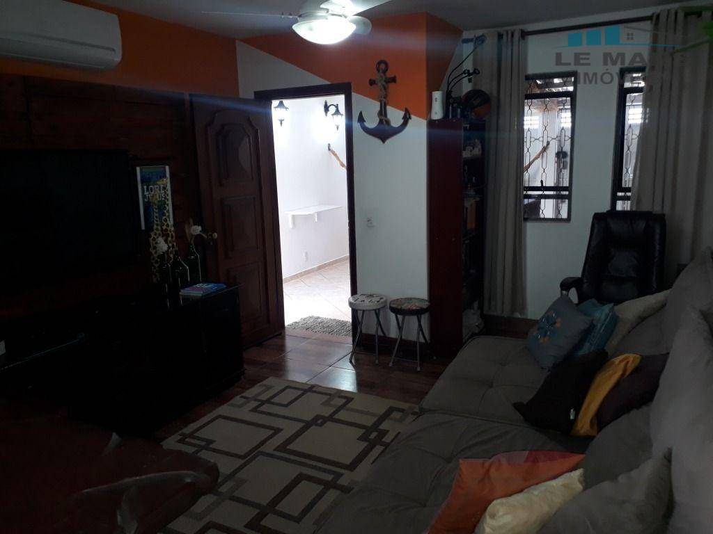 Casa à venda com 2 quartos, 69m² - Foto 11