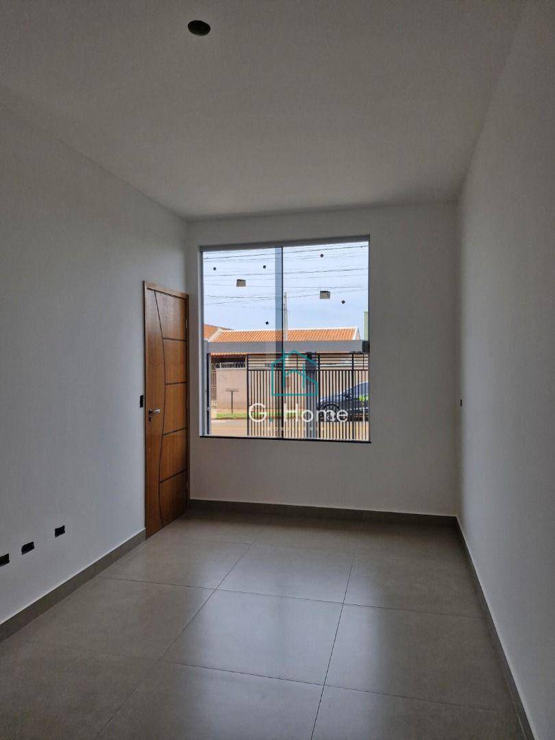 Casa à venda com 3 quartos, 79m² - Foto 4