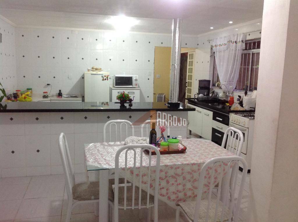 Sobrado à venda com 2 quartos, 273m² - Foto 14