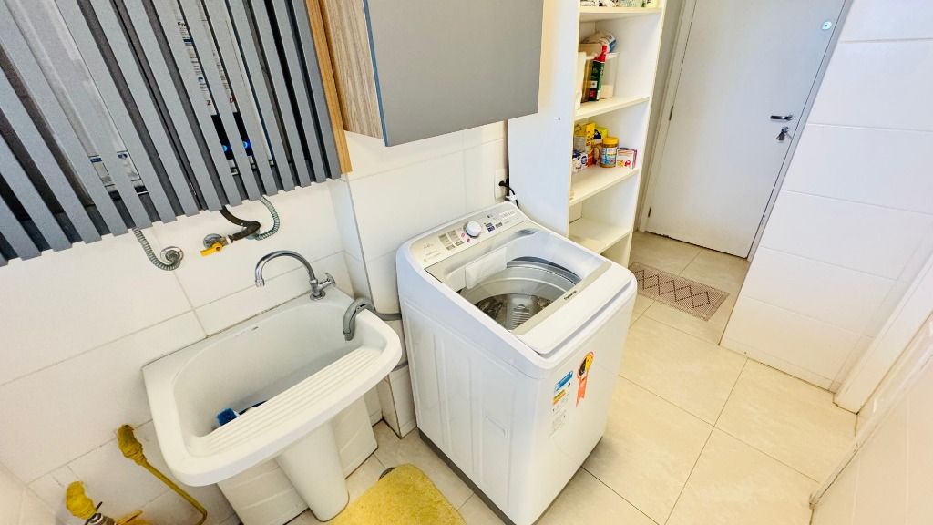 Apartamento à venda com 3 quartos, 158m² - Foto 12