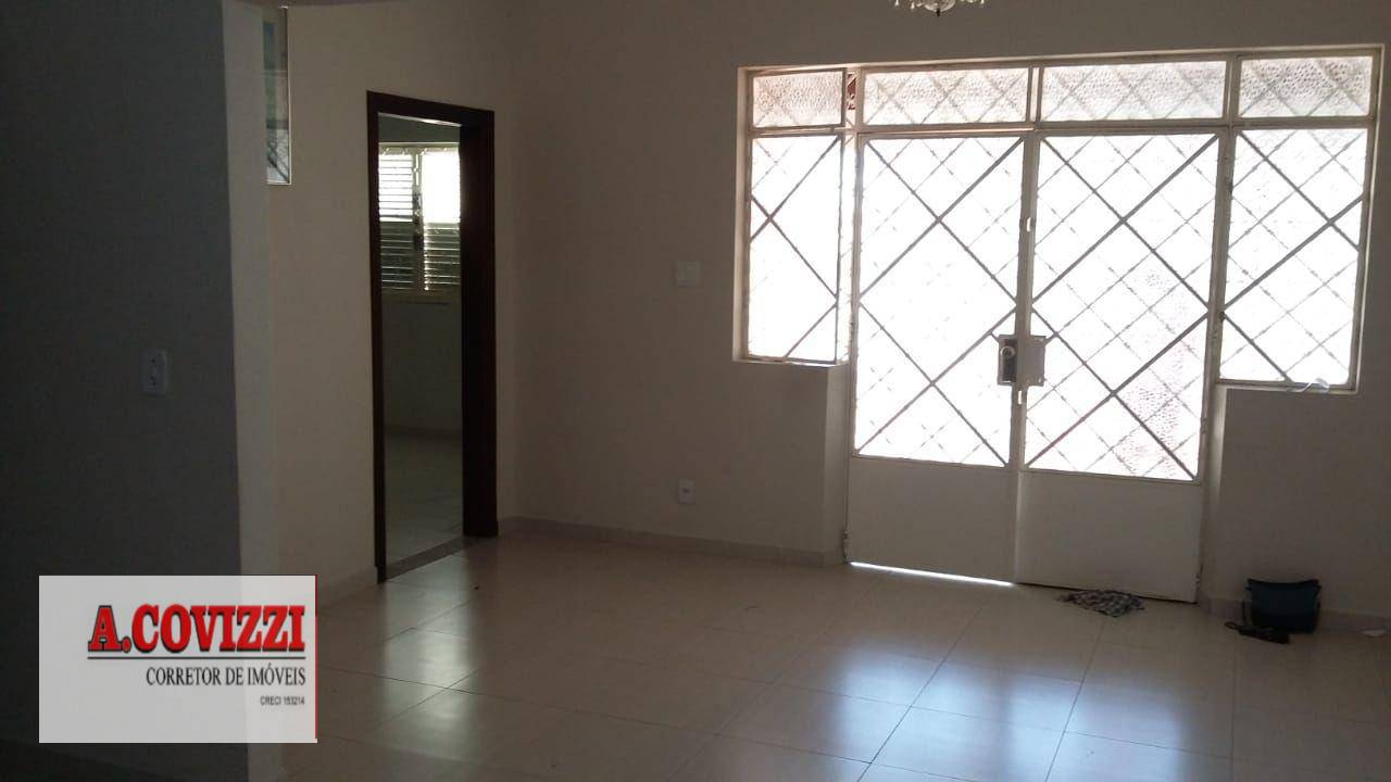 Casa à venda com 4 quartos, 210m² - Foto 8