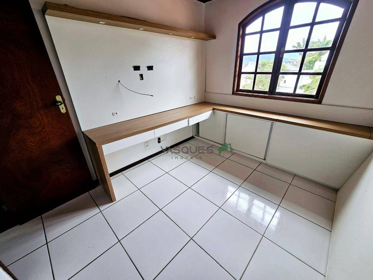 Casa de Condomínio à venda com 3 quartos, 103m² - Foto 4