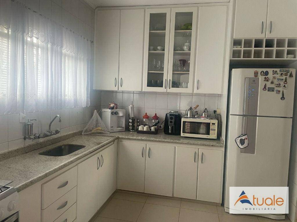 Casa à venda com 3 quartos, 278m² - Foto 18