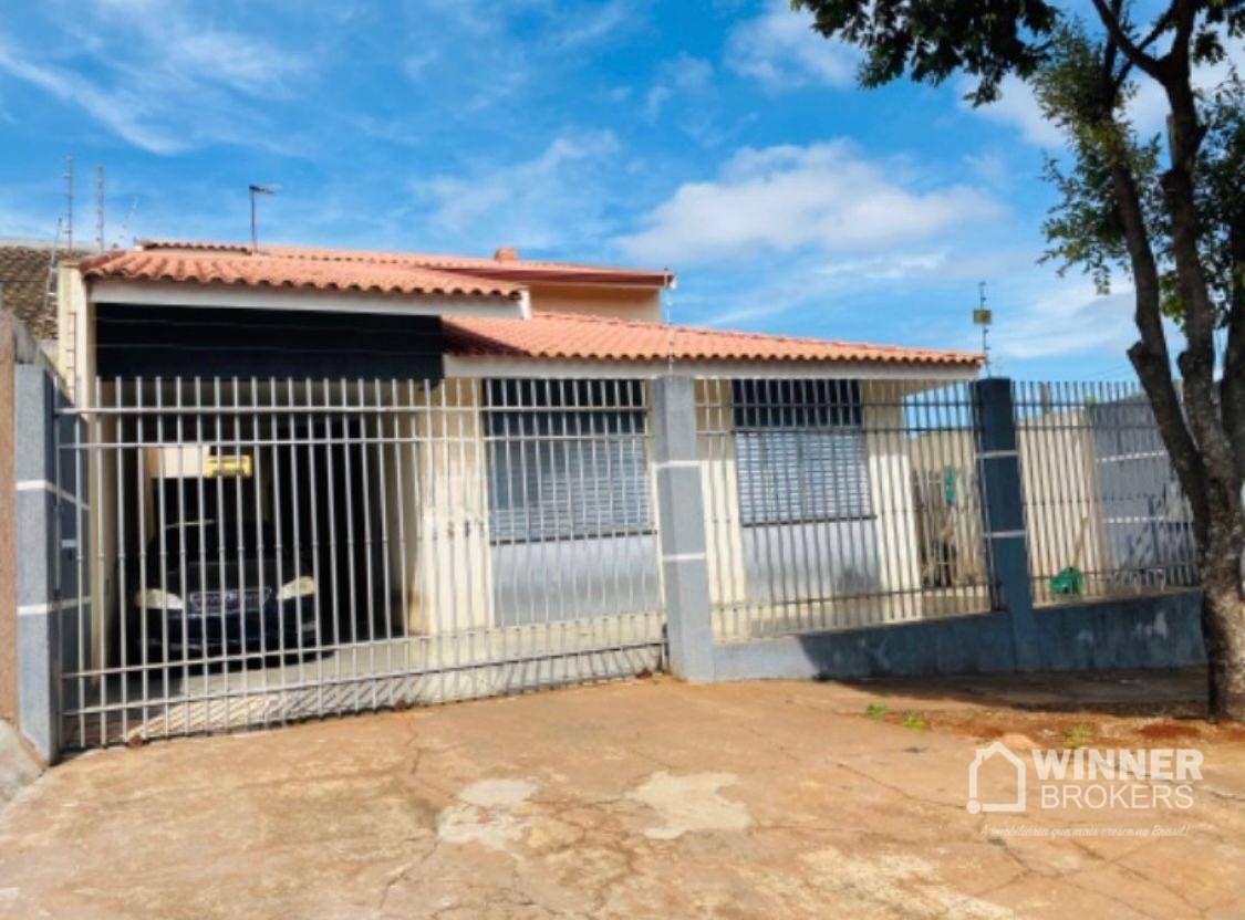 Casa à venda com 3 quartos, 157m² - Foto 1