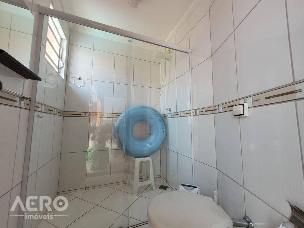 Casa à venda com 3 quartos, 196m² - Foto 18