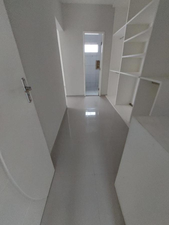 Casa à venda com 3 quartos, 225m² - Foto 9