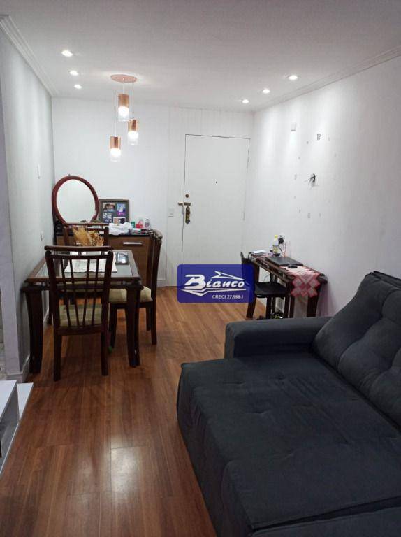 Apartamento à venda com 2 quartos, 62m² - Foto 3