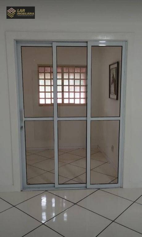 Casa à venda e aluguel com 3 quartos, 183m² - Foto 6