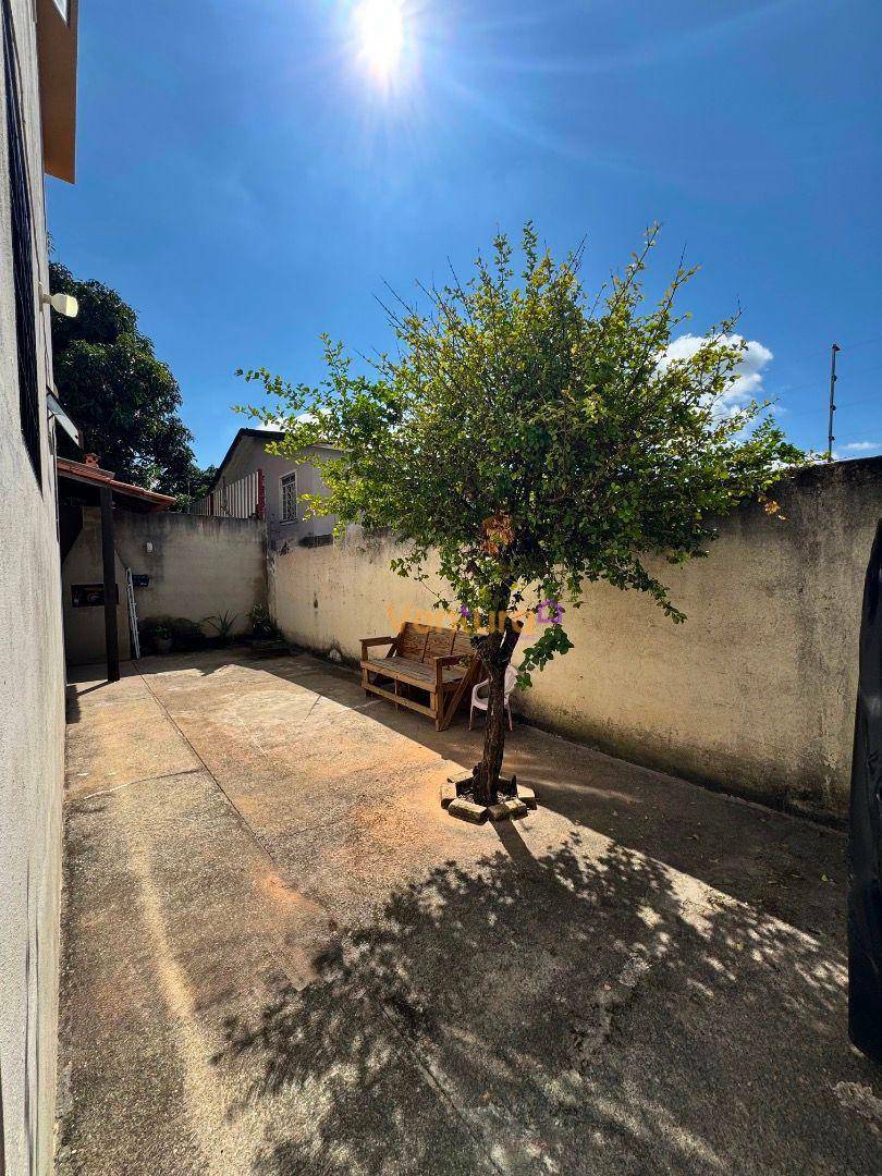 Apartamento à venda com 2 quartos, 42m² - Foto 2
