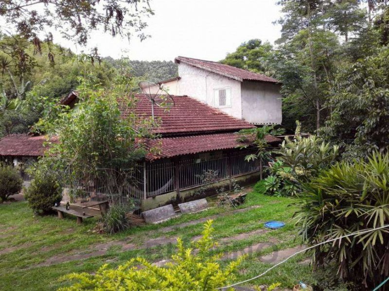 Fazenda à venda com 4 quartos, 470m² - Foto 1