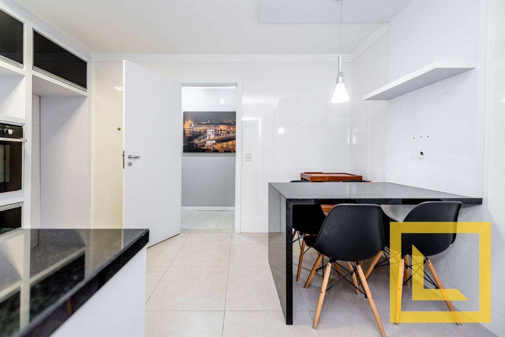 Apartamento à venda com 3 quartos, 234m² - Foto 7