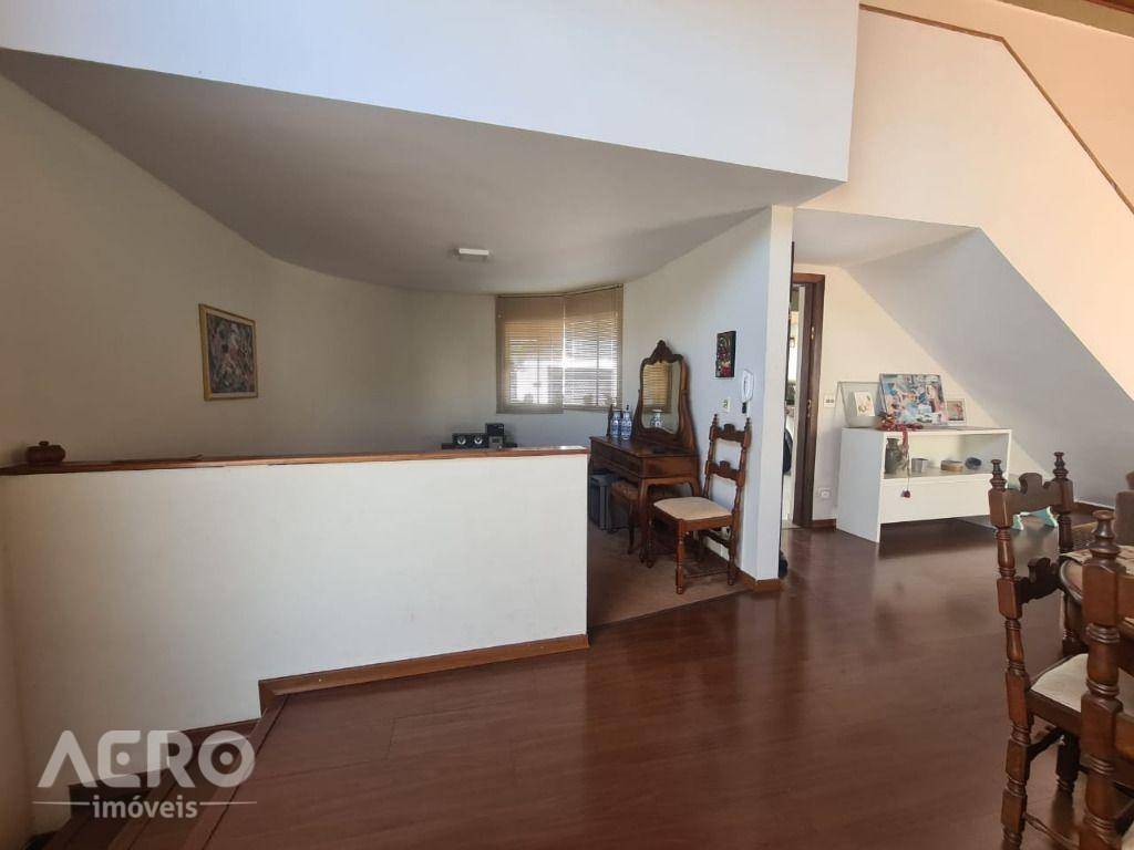 Casa à venda com 3 quartos, 347m² - Foto 25