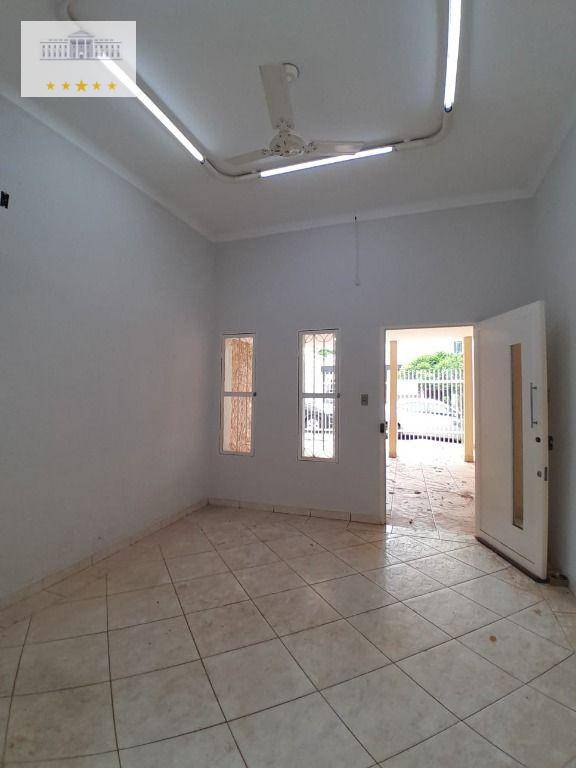 Casa para alugar com 3 quartos, 180m² - Foto 14