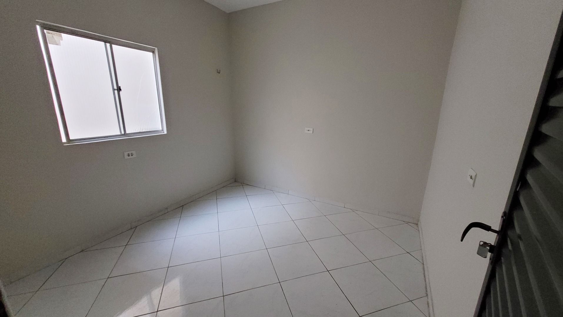 Casa para alugar com 4 quartos, 201m² - Foto 11