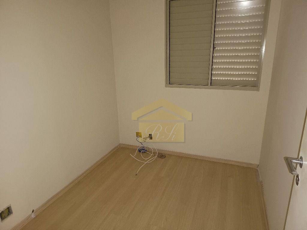 Apartamento à venda com 3 quartos, 65m² - Foto 4