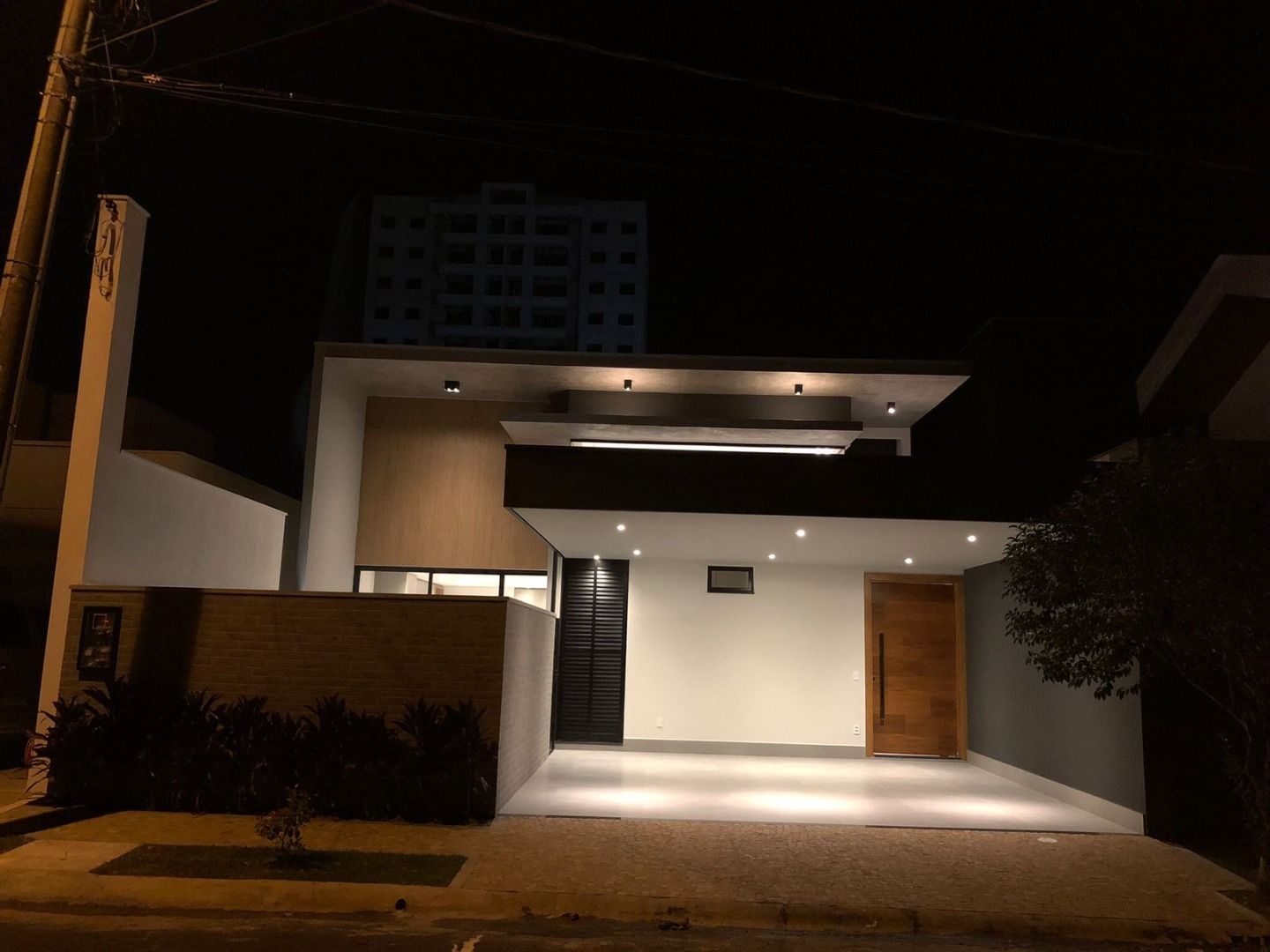 Casa à venda com 3 quartos, 200m² - Foto 2