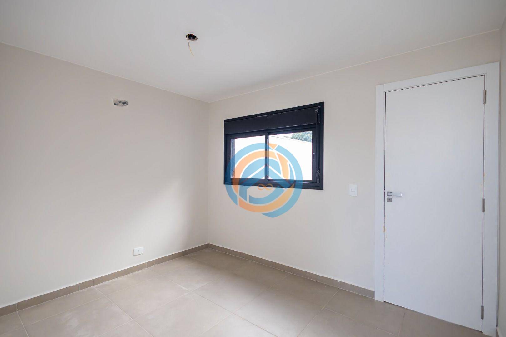 Casa à venda com 2 quartos, 52m² - Foto 4