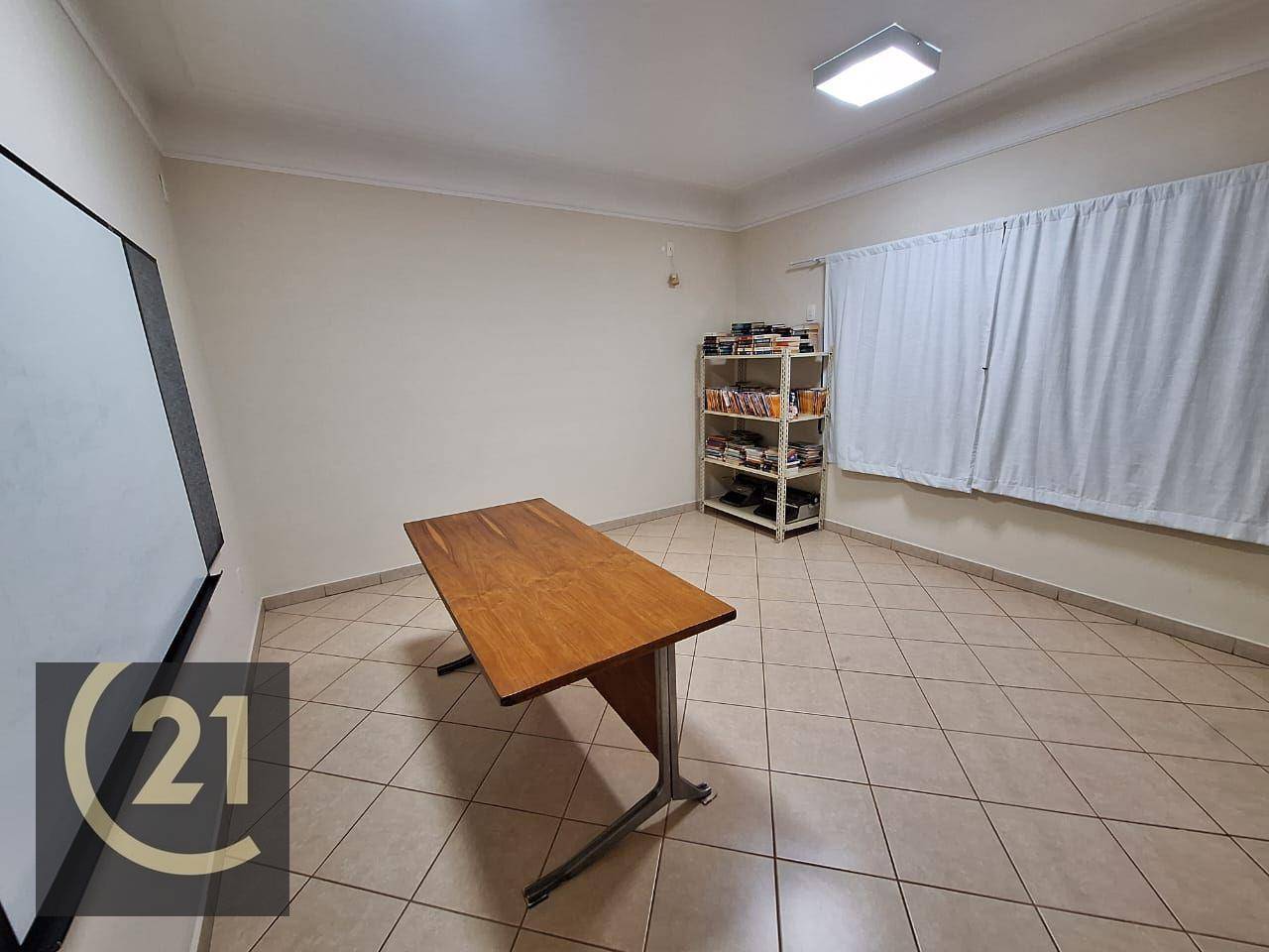 Casa à venda com 2 quartos, 376m² - Foto 2