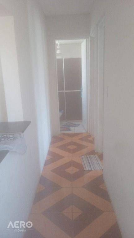 Apartamento à venda com 2 quartos, 42m² - Foto 1