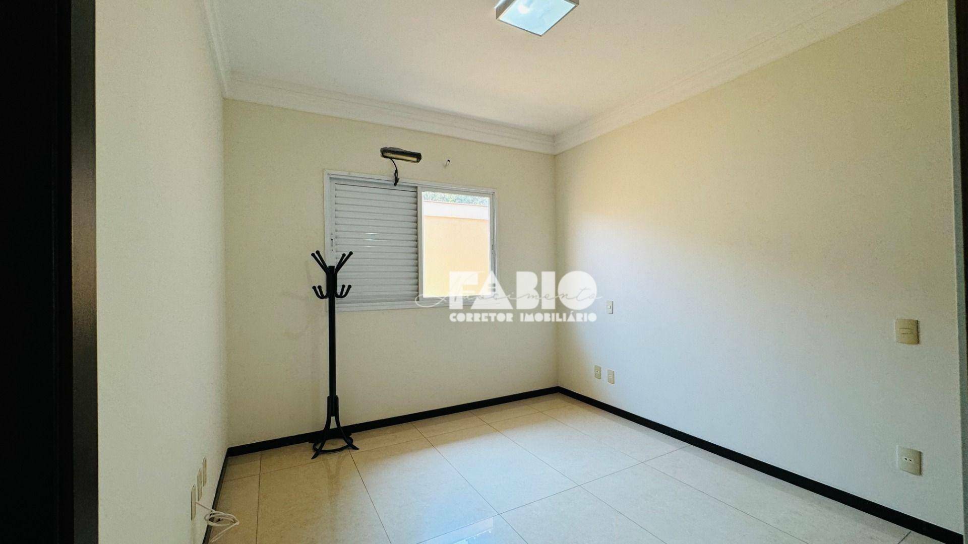 Casa à venda com 4 quartos, 350m² - Foto 27